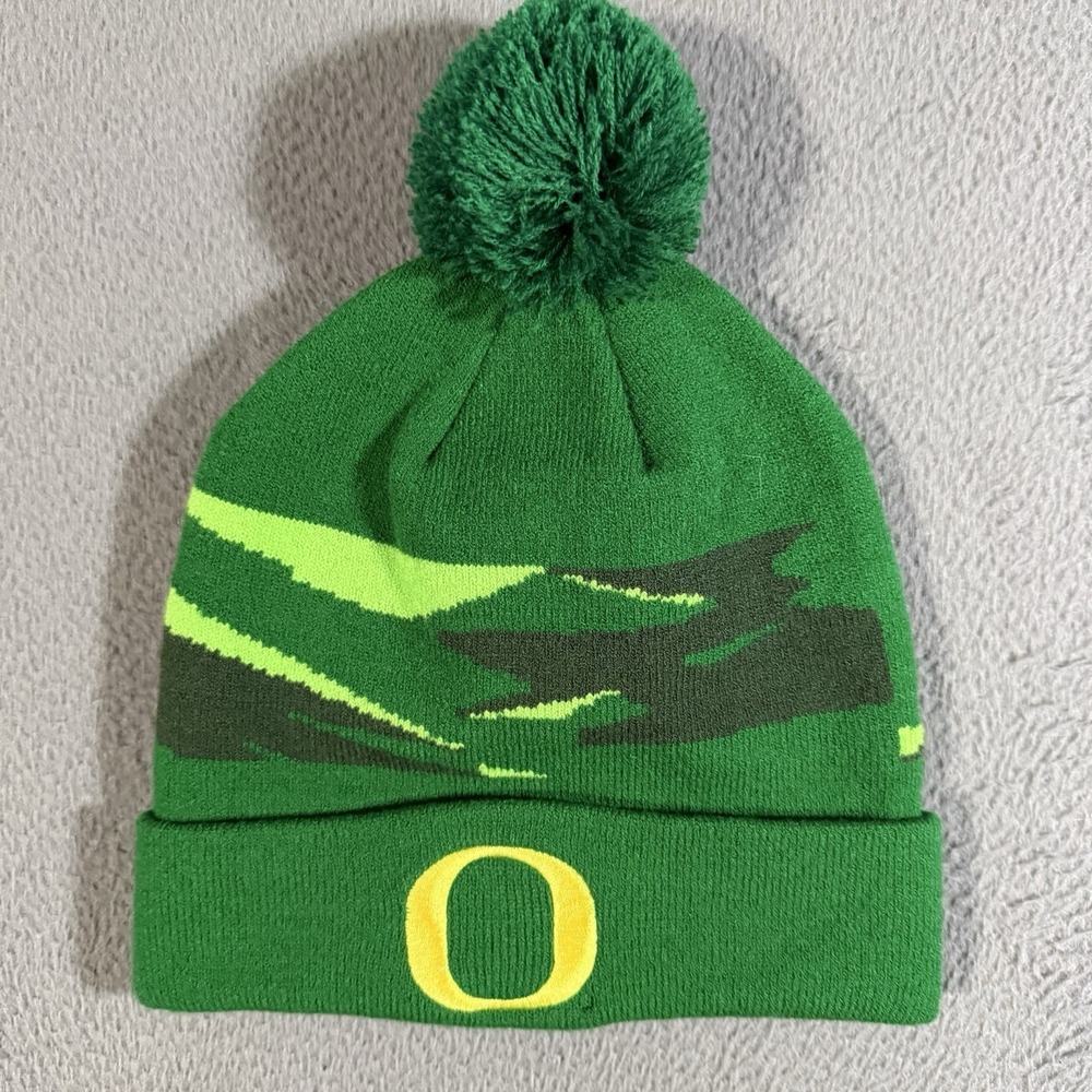 Nike Oregon Ducks  Pom Knit Hat‎ Green/Yellow Used OSFM